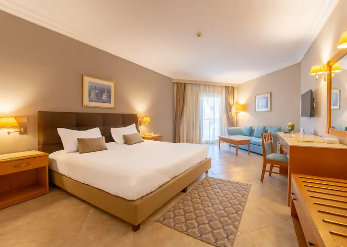 Aurora Oriental Sheikh Charm el-Cheikh